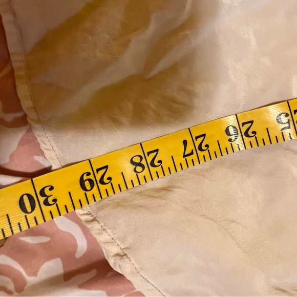 Levi's Women’s Cream Button-down shirt. Made & Crafted Shirt - Picture 5 of 10